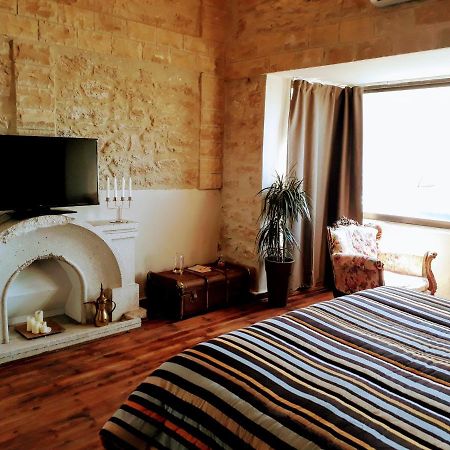 Karavella Vintage Apartment Paphos Bagian luar foto