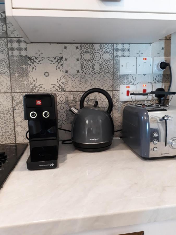 Karavella Vintage Apartment Paphos Bagian luar foto