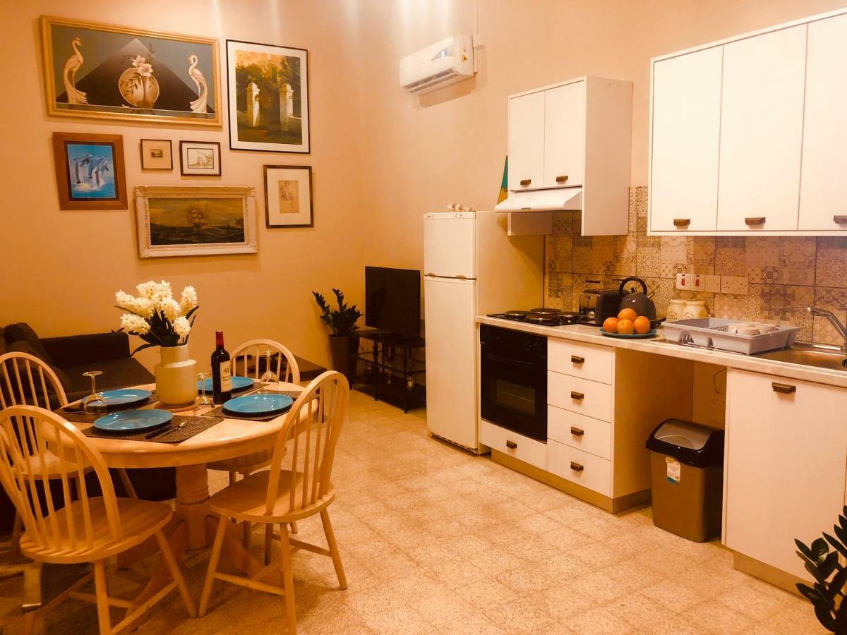 Karavella Vintage Apartment Paphos Bagian luar foto