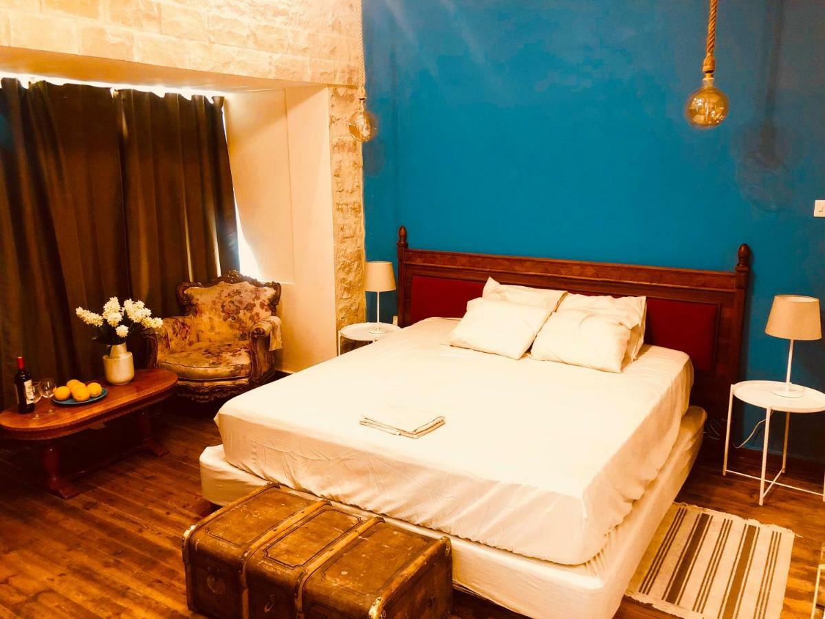 Karavella Vintage Apartment Paphos Bagian luar foto